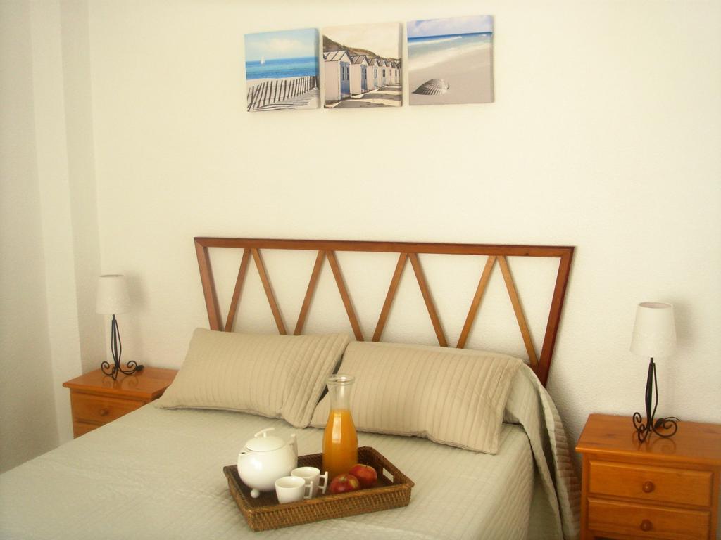 Apartamentos Margoysa I Los Alcázares Oda fotoğraf